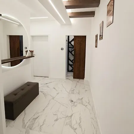 Diana 2 Apartment
